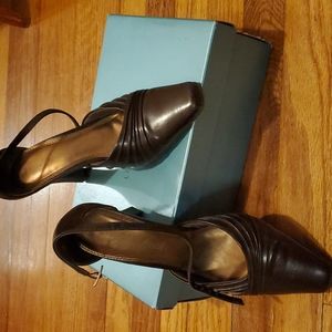 Brown highheels